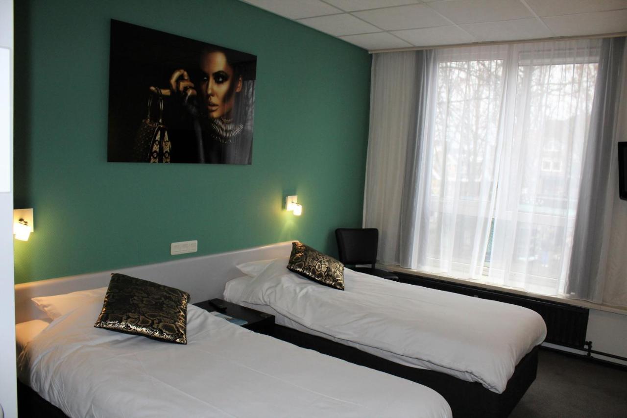 Hotel Restaurant De Jonge Heertjes Aalsmeer Dış mekan fotoğraf