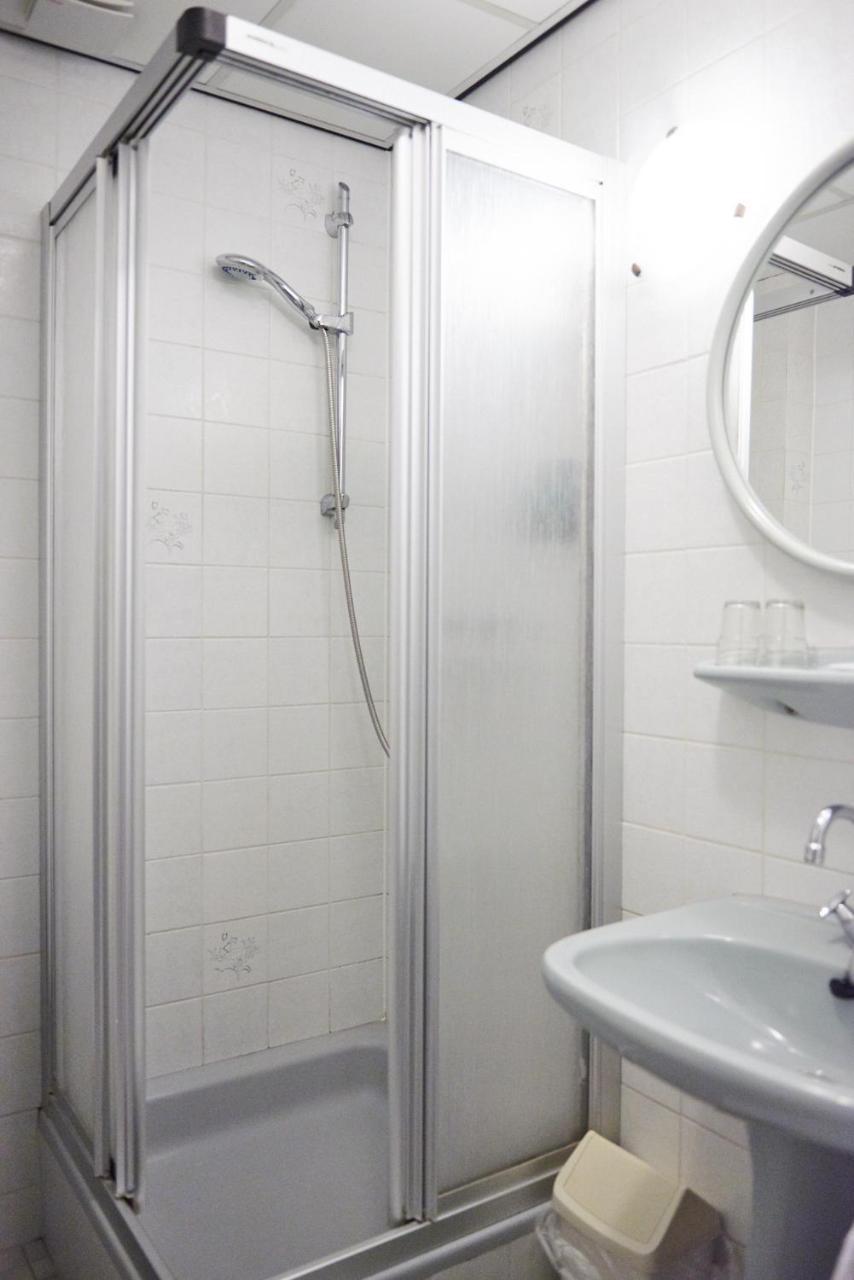 Hotel Restaurant De Jonge Heertjes Aalsmeer Dış mekan fotoğraf